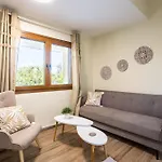Nelly's Place Garden House 1 *