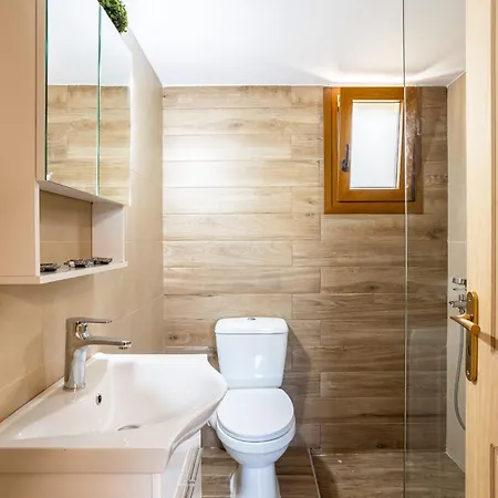 Nelly's Place Garden House 1 *