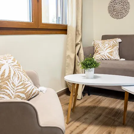 Nelly's Place Garden House 1 아파트