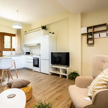 Nelly's Place Garden House 1 Апартаменты Захаро