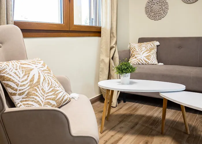 Nelly's Place Garden House 1 Апартаменты