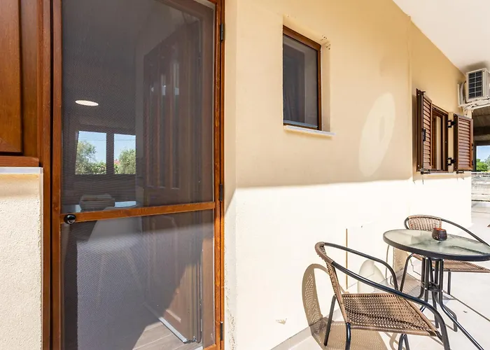 Апартаменты Nelly's Place Garden House 1 Захаро