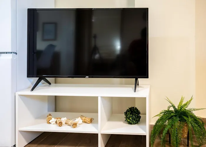 Nelly's Place Garden House 1 Захаро