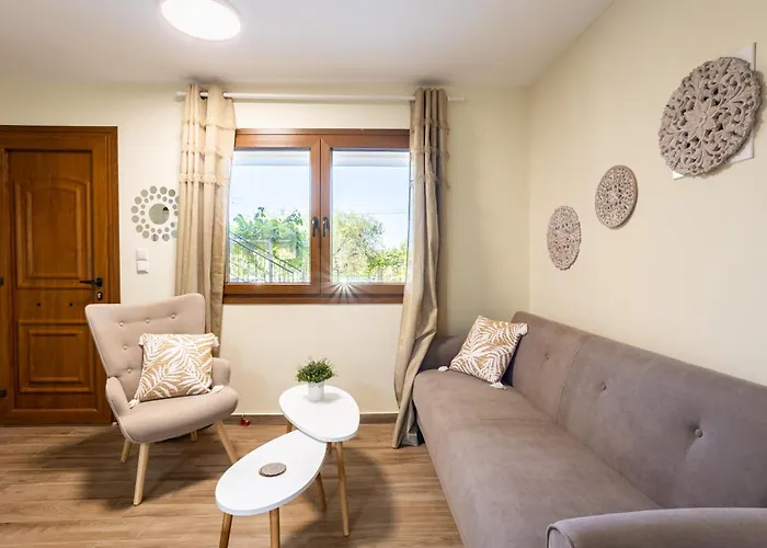 Nelly's Place Garden House 1