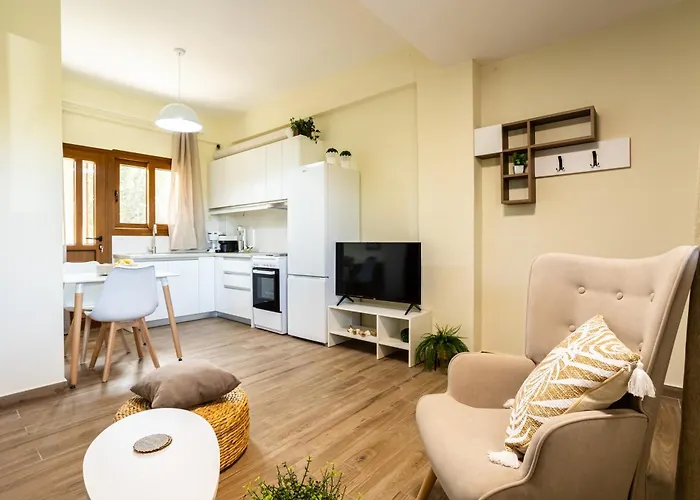 Nelly's Place Garden House 1 Апартаменты Захаро