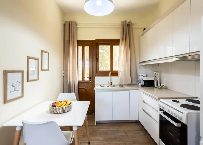 Апартаменты Nelly's Place Garden House 1 Захаро