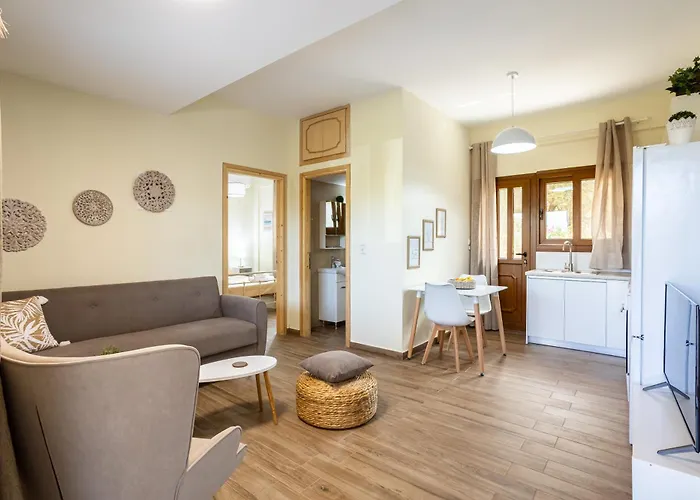 Nelly's Place Garden House 1 Апартаменты Захаро