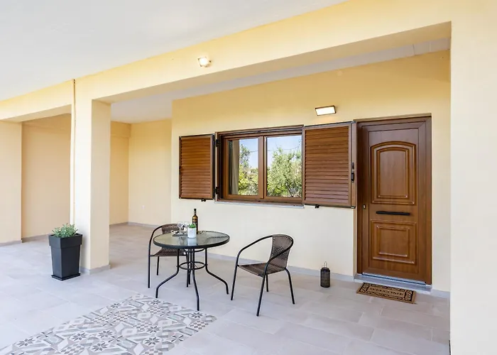 Апартаменты Nelly's Place Garden House 1 *